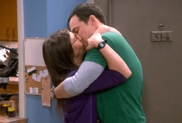 big-bang-theory-season-9-earworm-reverberation-shamy-kiss